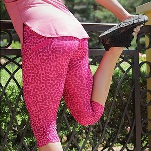 Lululemon polka dot Capri leggings